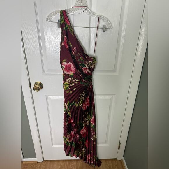 Petal & Pup Kleo One Shoulder Maxi Gown S - Picture 7 of 9